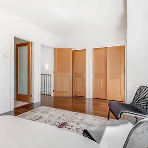 Cedar Hill Sunlit - Bright Spacious & Modern Holiday home