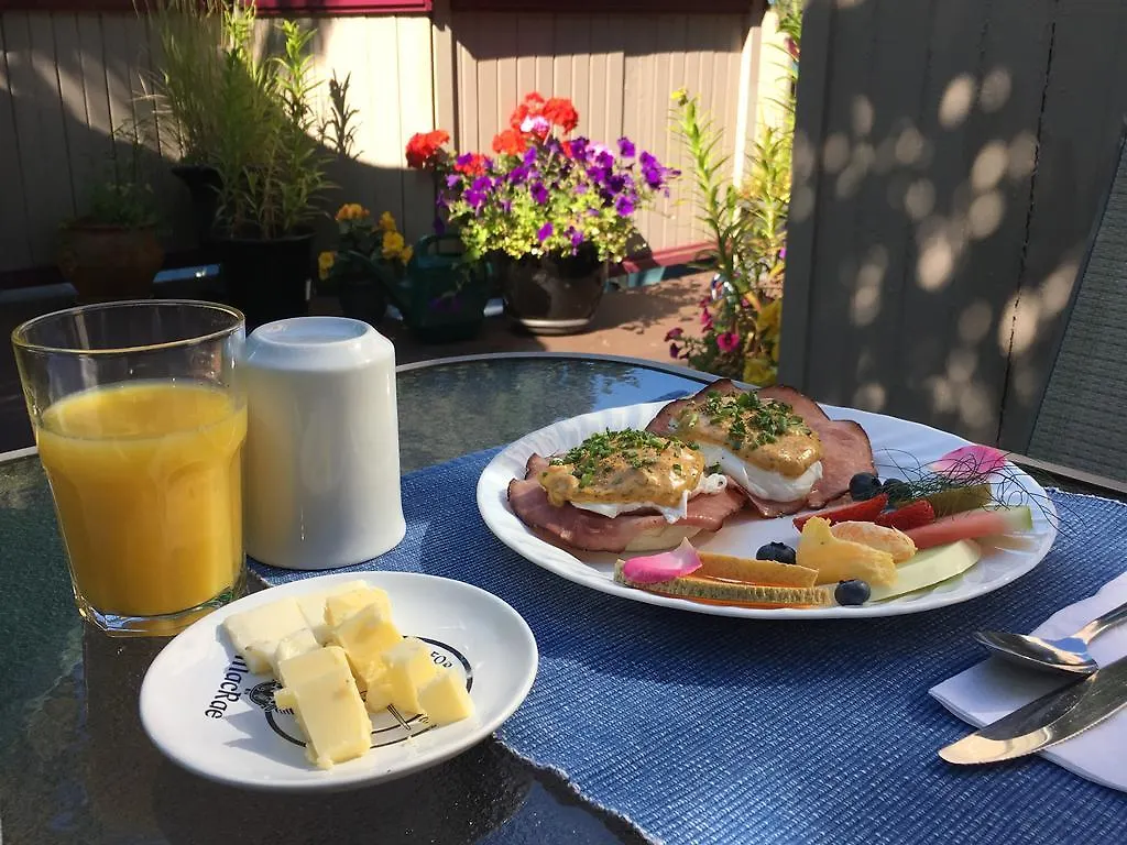 Marketa'S Bed And Breakfast Canada