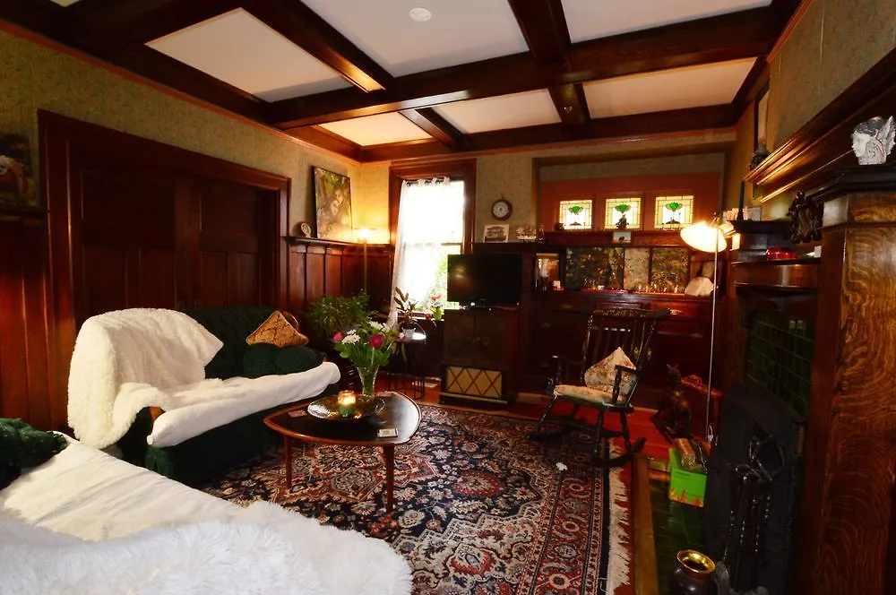 Marketa'S Bed And Breakfast Victoria
